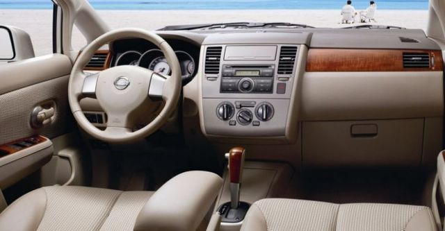 2018 Nissan Tiida 4D 傳奇版  第7張相片