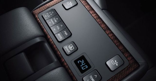2018 Toyota Camry Hybrid旗艦  第8張相片