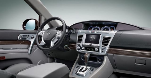 2018 Ssangyong Stavic 2.2d 4WD  第8張相片