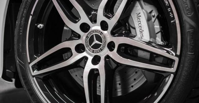 2018 M-Benz E-Class Coupe E400 4MATIC  第5張相片