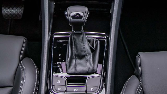 2021 Skoda Karoq 1.5 TSI劍山黑熊版  第3張相片