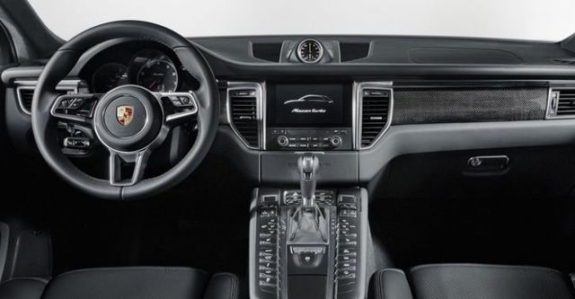 2018 Porsche Macan Turbo with Performance Package  第9張相片