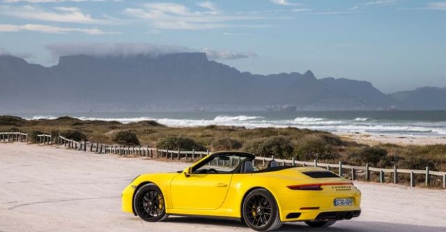 2018 Porsche 911 Carrera 4 GTS Cabriolet  第2張相片