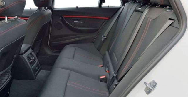 2018 BMW 3-Series Touring 330i M Sport  第8張相片