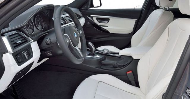 2018 BMW 3-Series Touring 330i M Sport  第9張相片