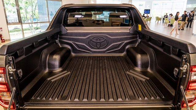 2021 Toyota Hilux 2.8  第4張相片