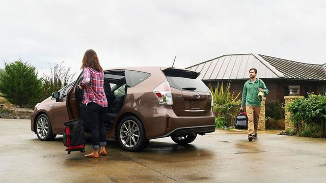 2021 Toyota Prius Alpha 1.8  第4張相片