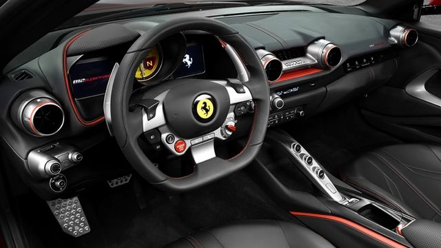 2021 Ferrari 812 Superfast V12  第7張相片
