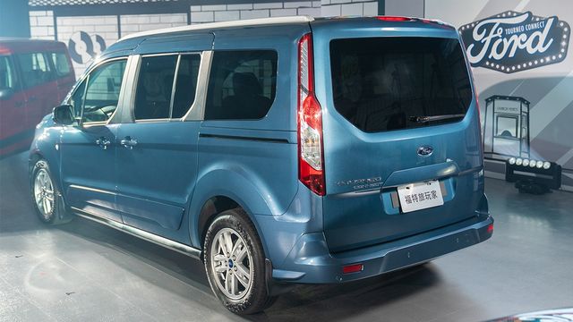 2021 Ford Tourneo Connect 1.5玩心版  第2張相片