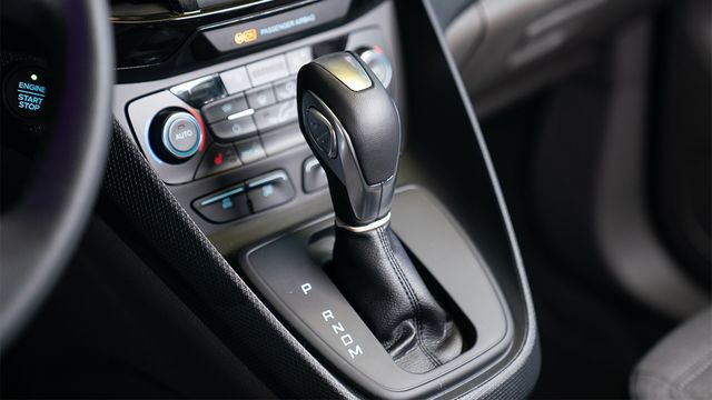 2021 Ford Tourneo Connect 1.5玩心版  第4張相片