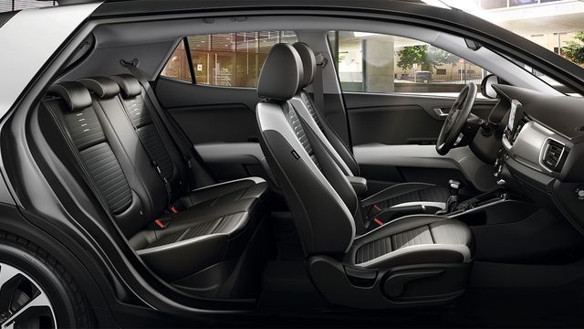 2021 Kia Stonic 1.0T智慧油電驚艷版  第9張相片
