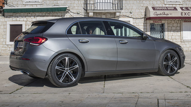 2021 M-Benz A-Class A180摘星版  第2張相片