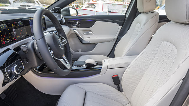2021 M-Benz A-Class A180摘星版  第7張相片