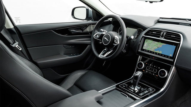 2021 Jaguar XE P250 R-Dynamic SE  第4張相片