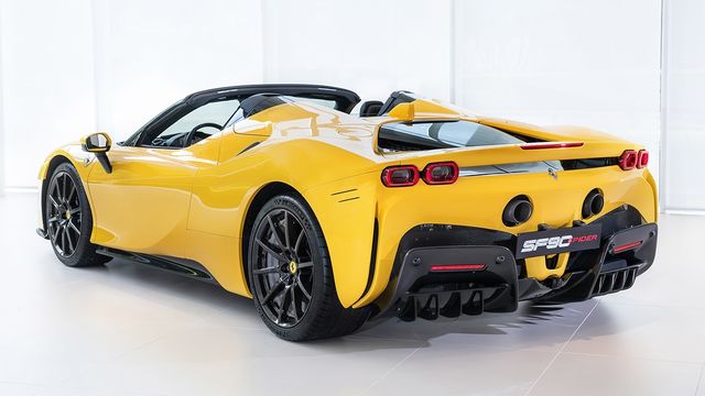 2021 Ferrari SF90 Spider Hybrid  第2張相片