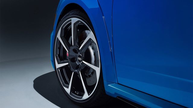 2022 Audi TT RS  第6張相片