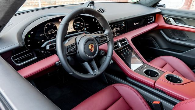 2022 Porsche Taycan Turbo S  第7張相片