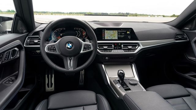 2022 BMW 2-Series 220i M Sport  第8張相片