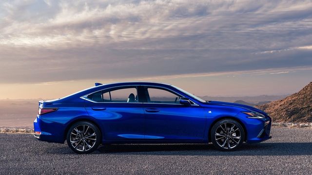 2022 Lexus ES 250 F Sport  第3張相片