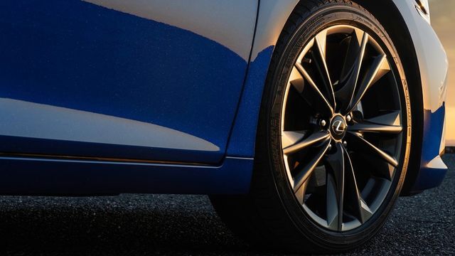 2022 Lexus ES 250 F Sport  第5張相片