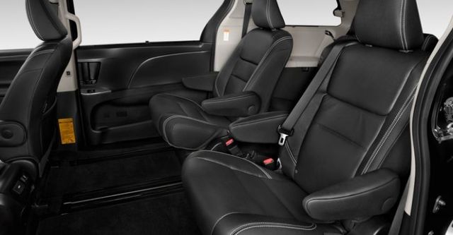 2016 Toyota Sienna 3.5 SE  第10張相片