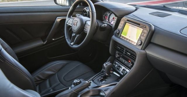 2017 Nissan GT-R 3.8 Black  Premium Edition  第9張相片