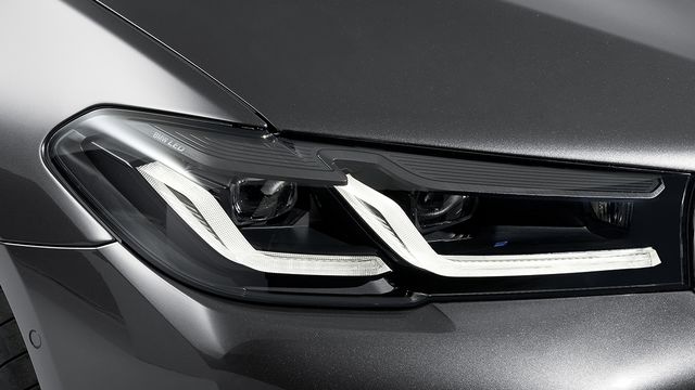 2022 BMW 5-Series Sedan 530i Luxury  第10張相片