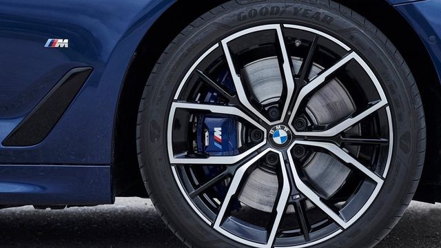 2022 BMW 5-Series Sedan 530i M Sport  第4張相片