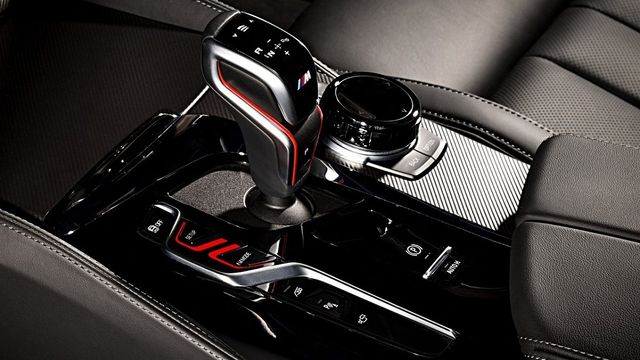 2022 BMW 5-Series Sedan M5  第7張相片