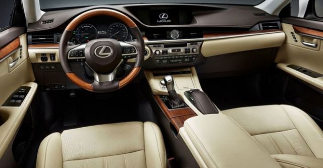 2017 Lexus ES 300h旗艦版  第6張相片