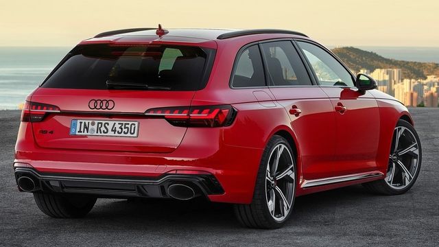 2022 Audi A4 Avant RS4  第2張相片