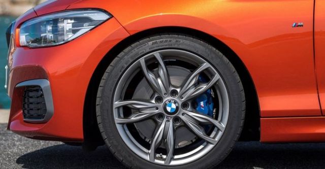 2017 BMW 1-Series M140i  第5張相片