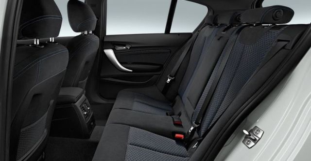 2017 BMW 1-Series M140i  第8張相片