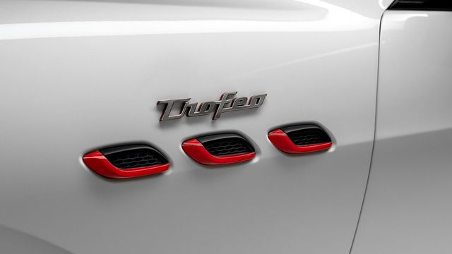 2022 Maserati Levante Trofeo  第10張相片