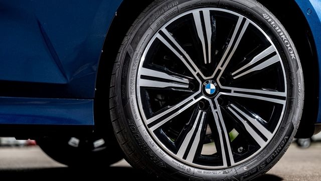 2022 BMW 3-Series Sedan 318i Luxury白金極智版  第3張相片