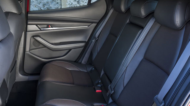 2022 Mazda 3 5D 20S Carbon Edition  第9張相片