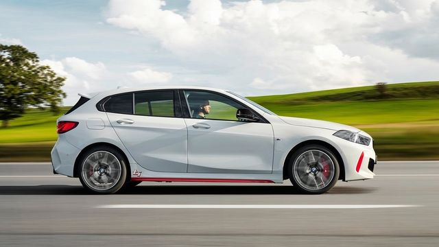 2022 BMW 1-Series 120ti  第3張相片