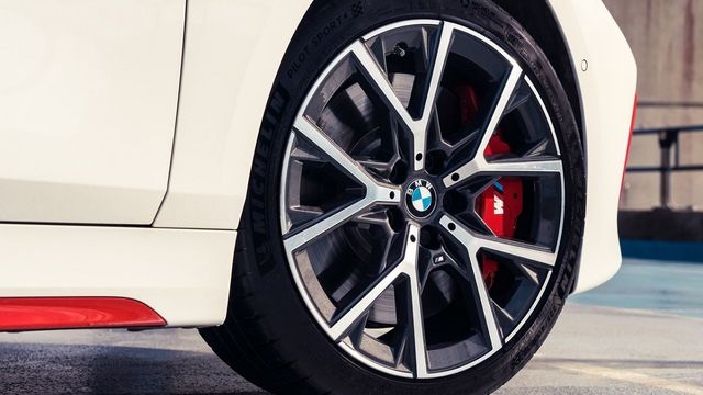 2022 BMW 1-Series 120ti  第5張相片