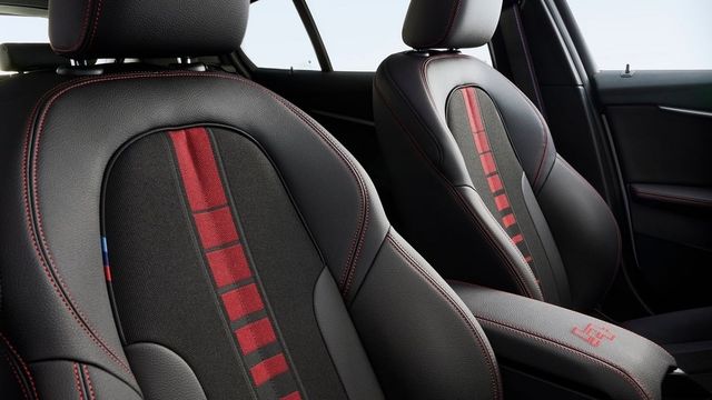 2022 BMW 1-Series 120ti  第8張相片