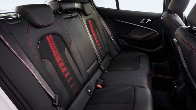 2022 BMW 1-Series 120ti  第9張相片