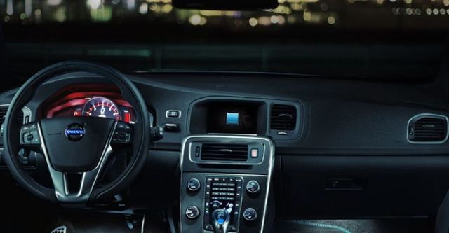 2017 Volvo V60 Polestar  第10張相片