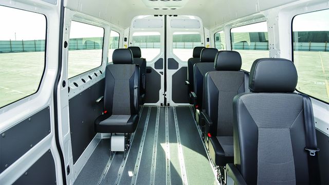 2021 Volkswagen Crafter 中軸平頂九座客車  第8張相片