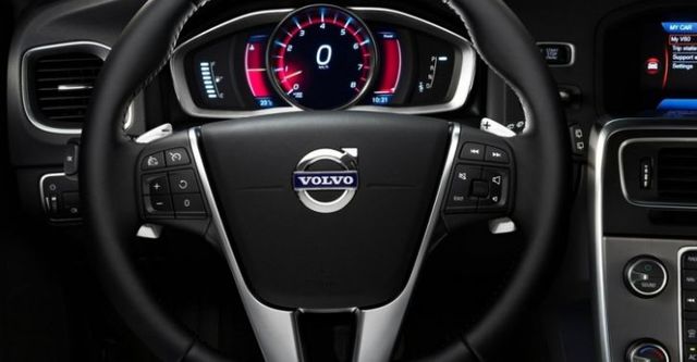 2017 Volvo V60 T6 R-Design  第9張相片