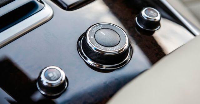 2017 Infiniti QX60 3.5 V6旗艦款  第7張相片