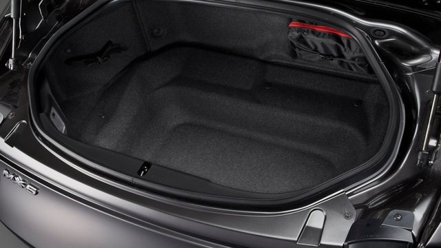 2022 Mazda MX-5 2.0 RF  第9張相片