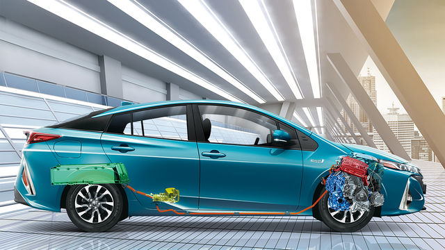2022 Toyota Prius PHV 1.8 尊爵  第2張相片