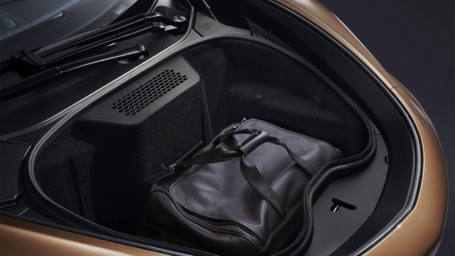 2022 McLaren GT V8  第10張相片