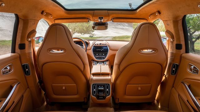 2022 Aston Martin DBX 4.0 V8  第10張相片
