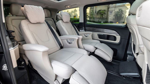 2022 M-Benz V-Class V300d Avantgarde  第8張相片
