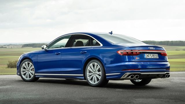 2022 Audi A8 S8  第2張相片